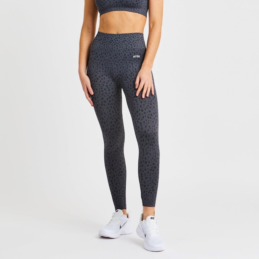 AYBL Leggings Womens SMALL Seamless Booty Scrunch Black Spotted